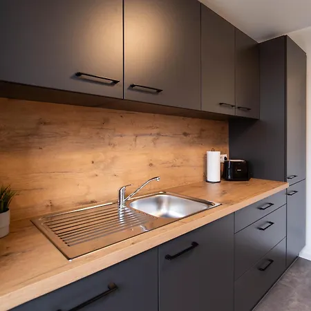 - Terrasse - Modern - Kueche Apartment Gotha