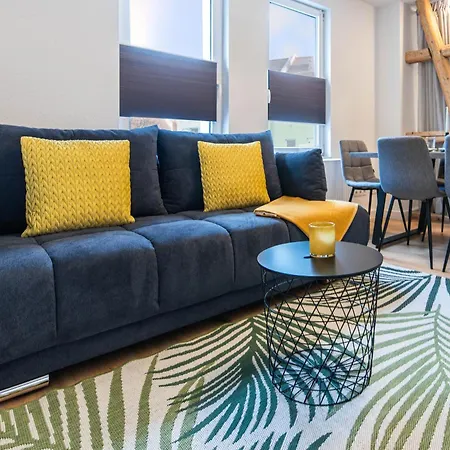 - Terrasse - Modern - Kueche Apartment