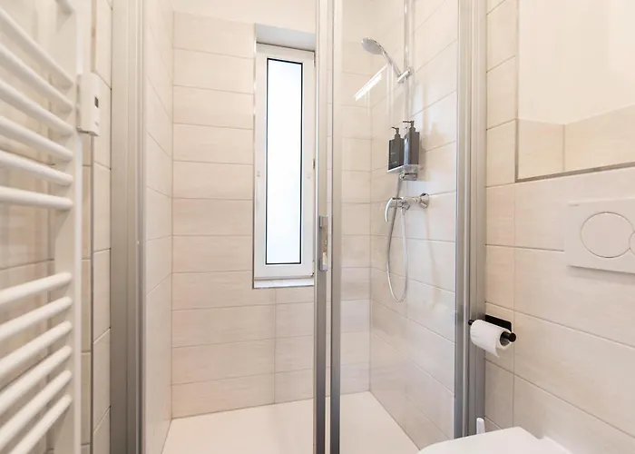 - Terrasse - Modern - Kueche