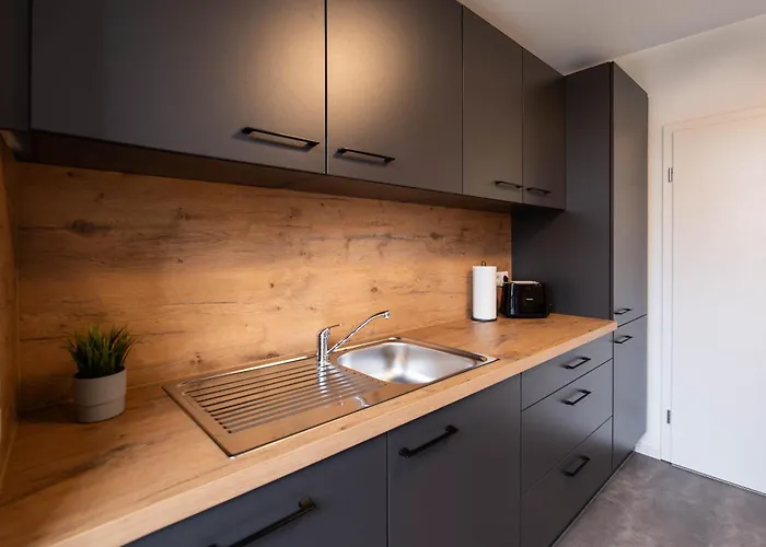 - Terrasse - Modern - Kueche Appartement Gotha